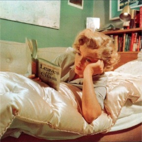 Gmail-Marilyn_Reading_At_Home_Bo-1